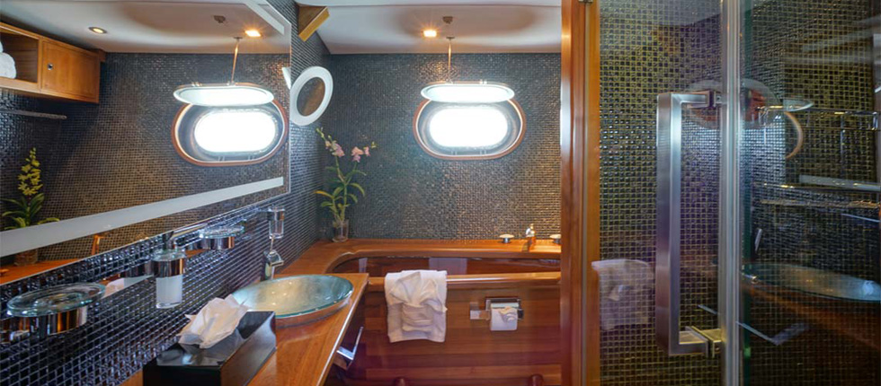 Charter Luxus Segelyacht Silverlining Phuket Thailand